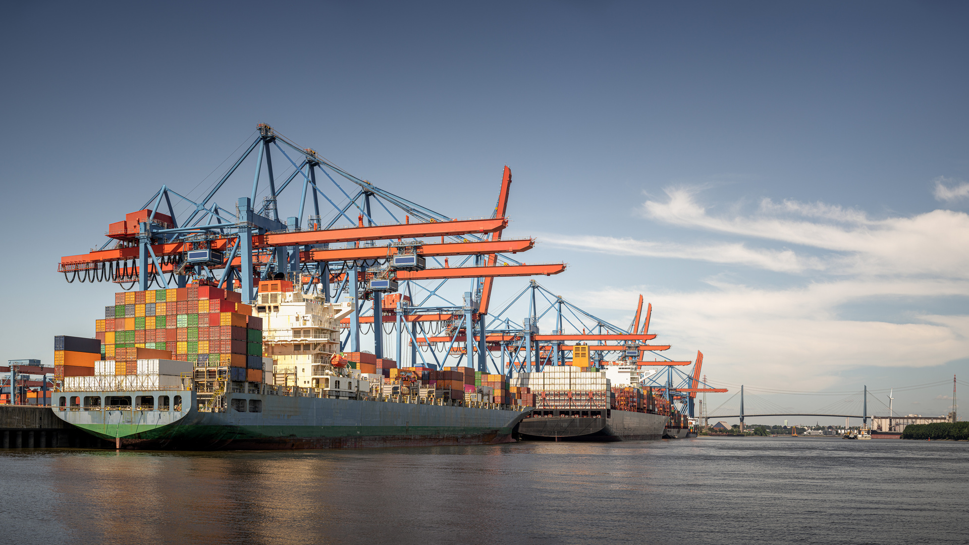 Das Containerterminal Altenwerder im Hamburger Hafen