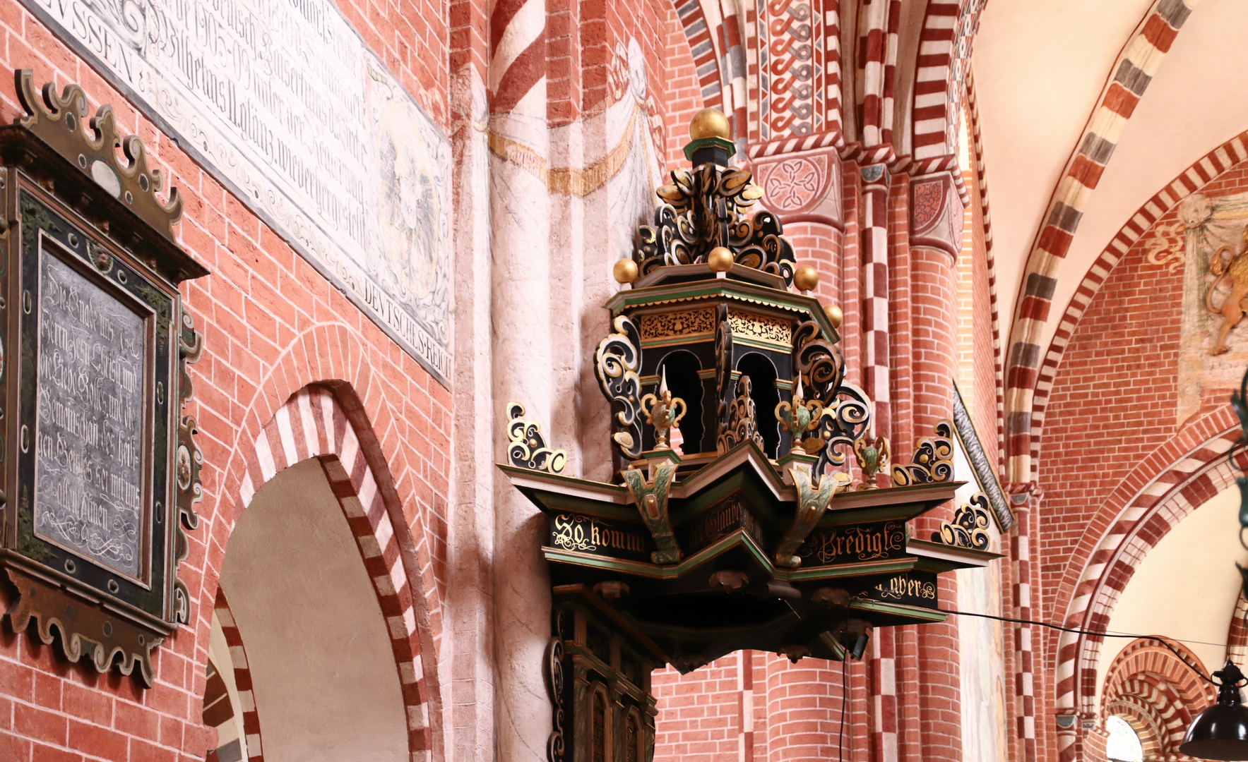 Das Dach der Kanzel in der Klosterkirche Doberlug