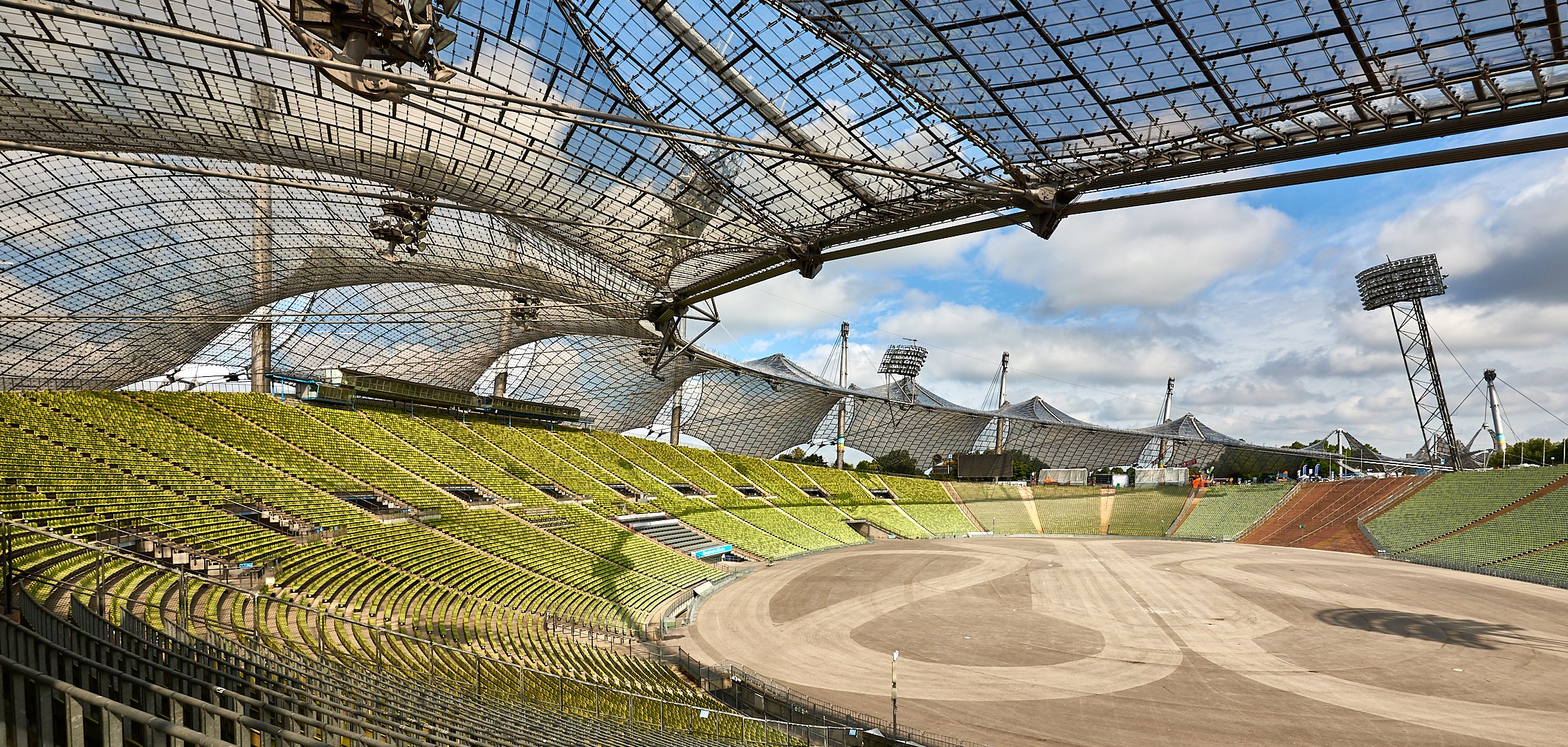 Das Dach des Münchener Olympiastadions (115 Mio. DM für die Dachkostruktion) gilt schlichtweg..