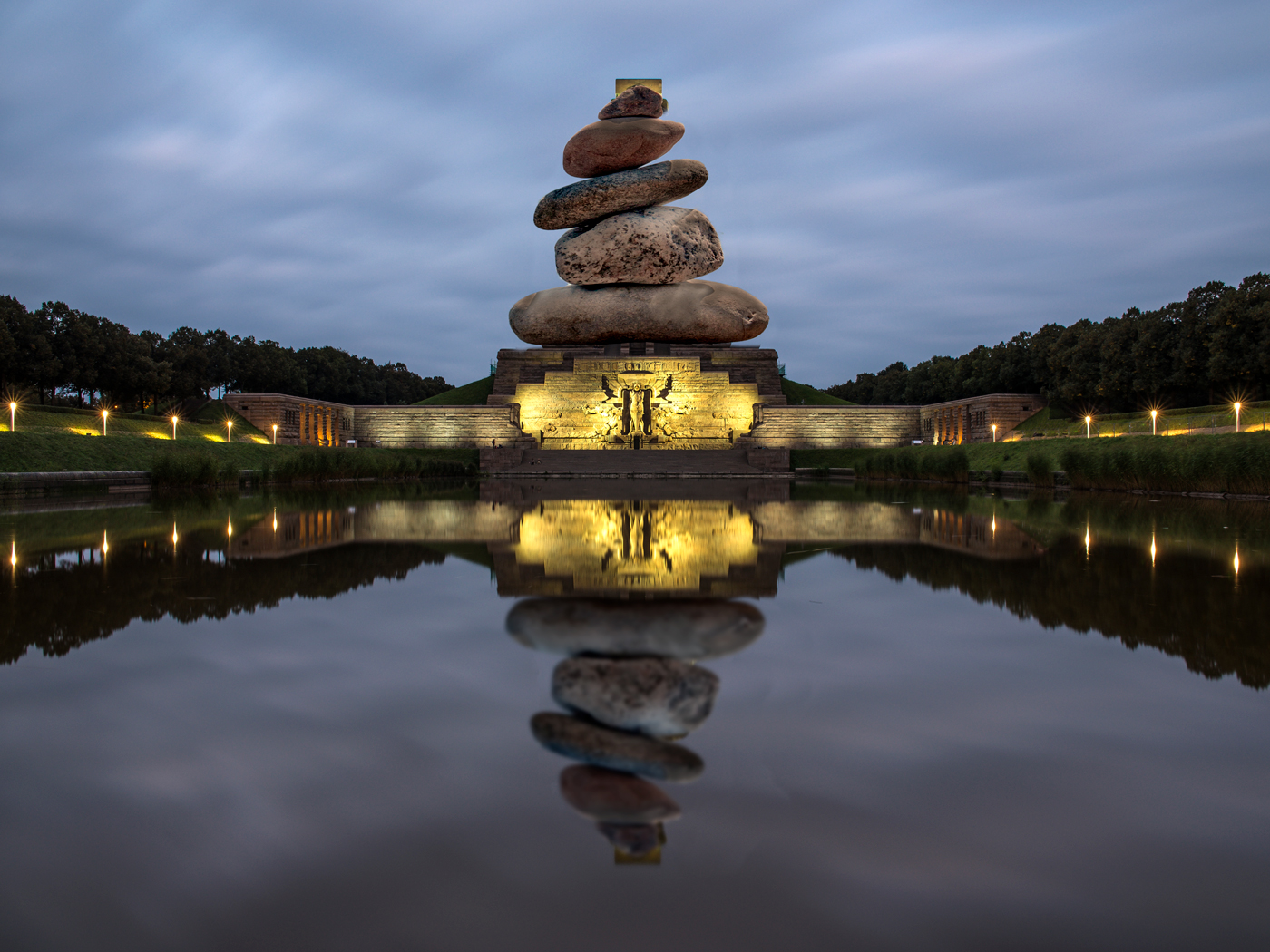 Das Denkmal Foto & Bild digiart, digiartchallenge, 116stapelsteine