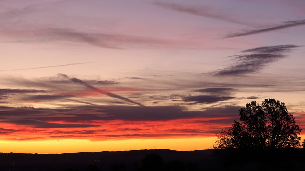 Das der Himmel sich an Länderfahnen anpasst, habe ich auch so noch nicht erlebt...