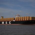 Das derzeit größte Containerschiff „MSC ZOE“ ist auf dem Weg zu ihrer Taufe in Hamburg