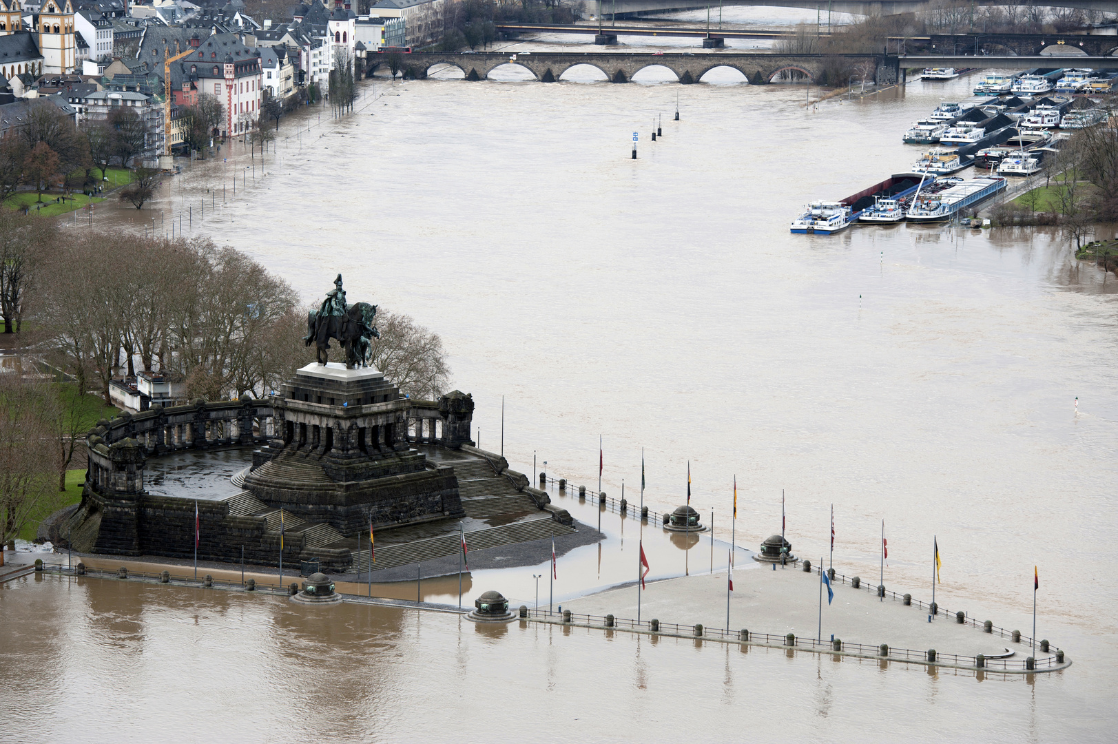 Das Deutsche Eck unter Wasser - 09.01.2011