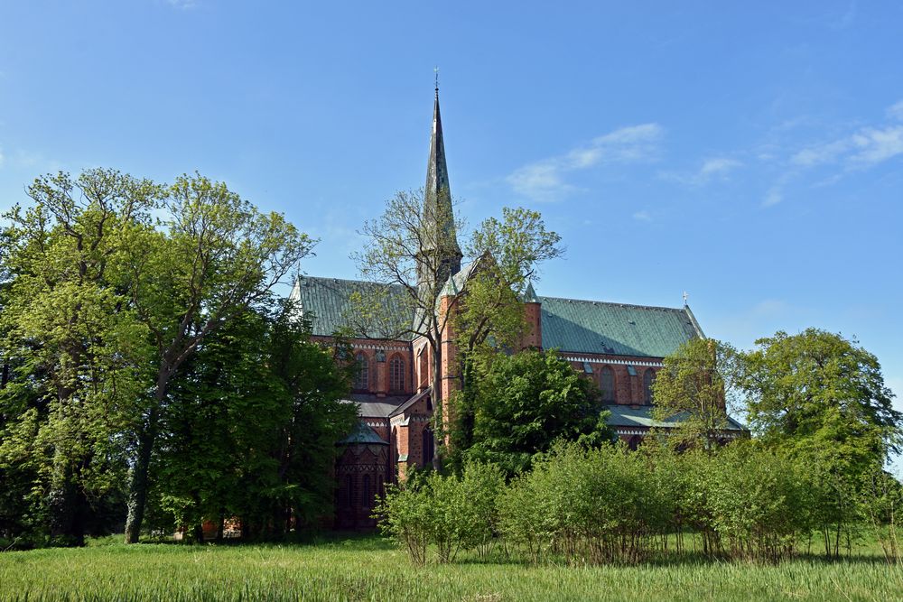 Das Doberaner Münster vom Johann-Sebastian-Bach-Garten