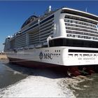 das Dock wird geflutet....für die "MSC MERAVIGLIA"