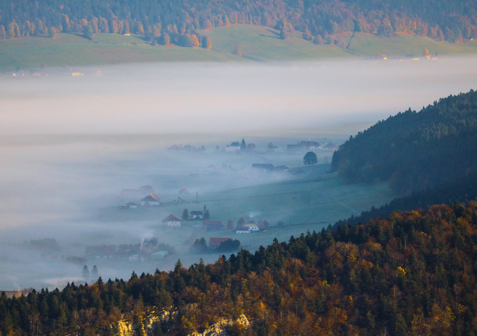 Das Dörfli im Nebel