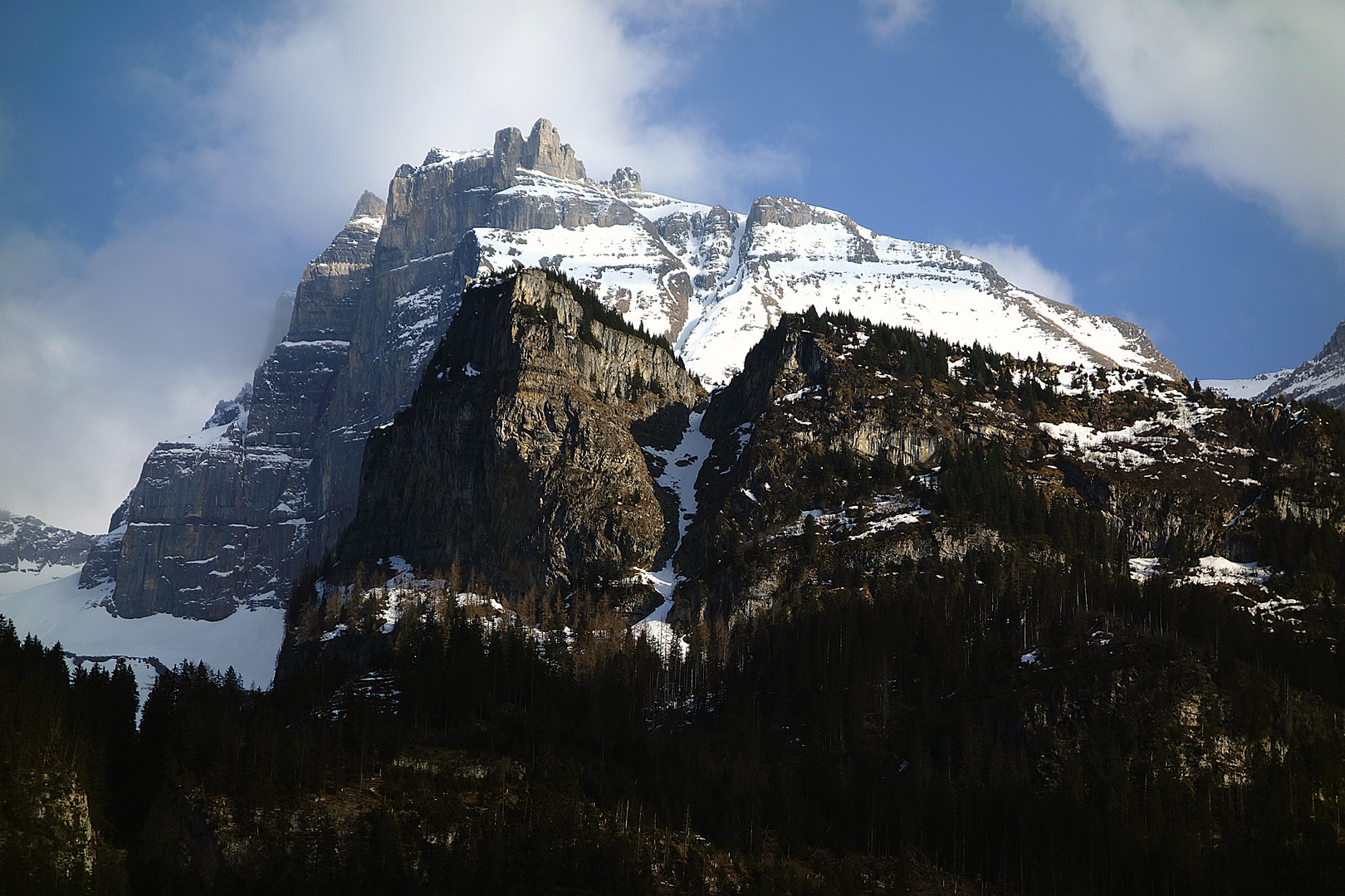 Das Doldenhorn (3'638 m.) bei schönem Wetter (Kandersteg)