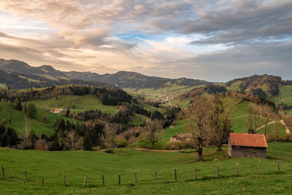 Das Dorf Urnäsch liegt gebettet