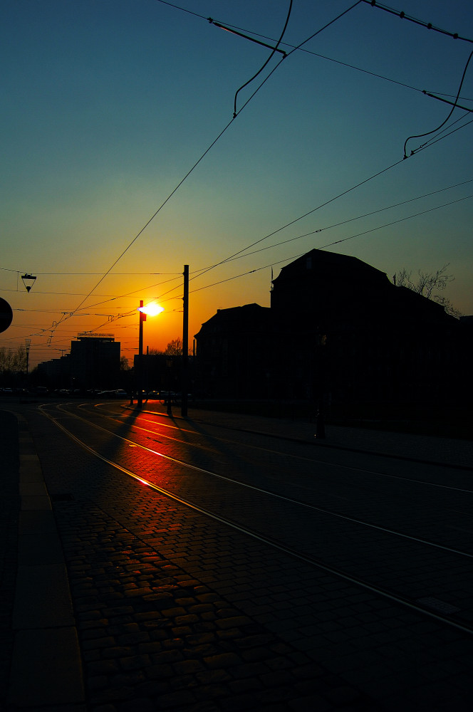 Das Dresdner Schauspielhaus bei Sonnenuntergang...