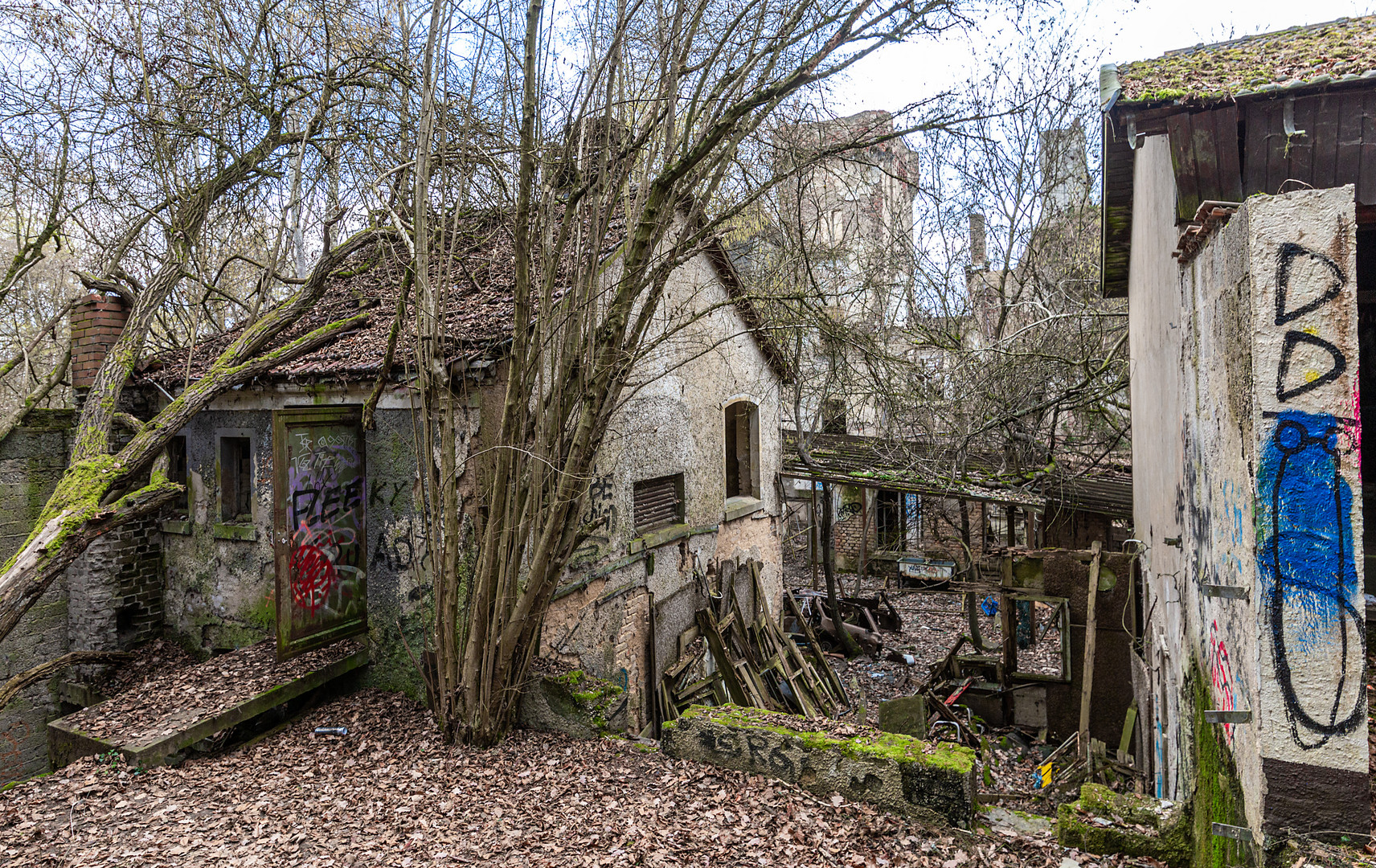 Das ehemalige Hotel "Zur Waldburg" auf dem Victoriaberg oberhalb von Remagen am Rhein