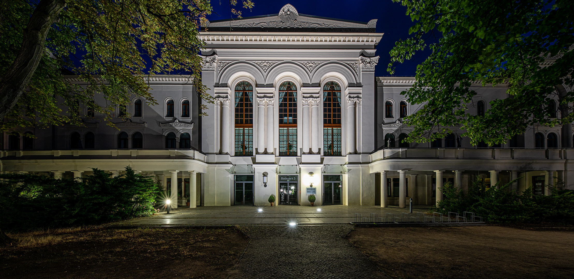 Das ehemalige Kurhaus...