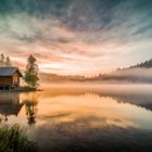 Das einsame Haus an einem ruhigen See