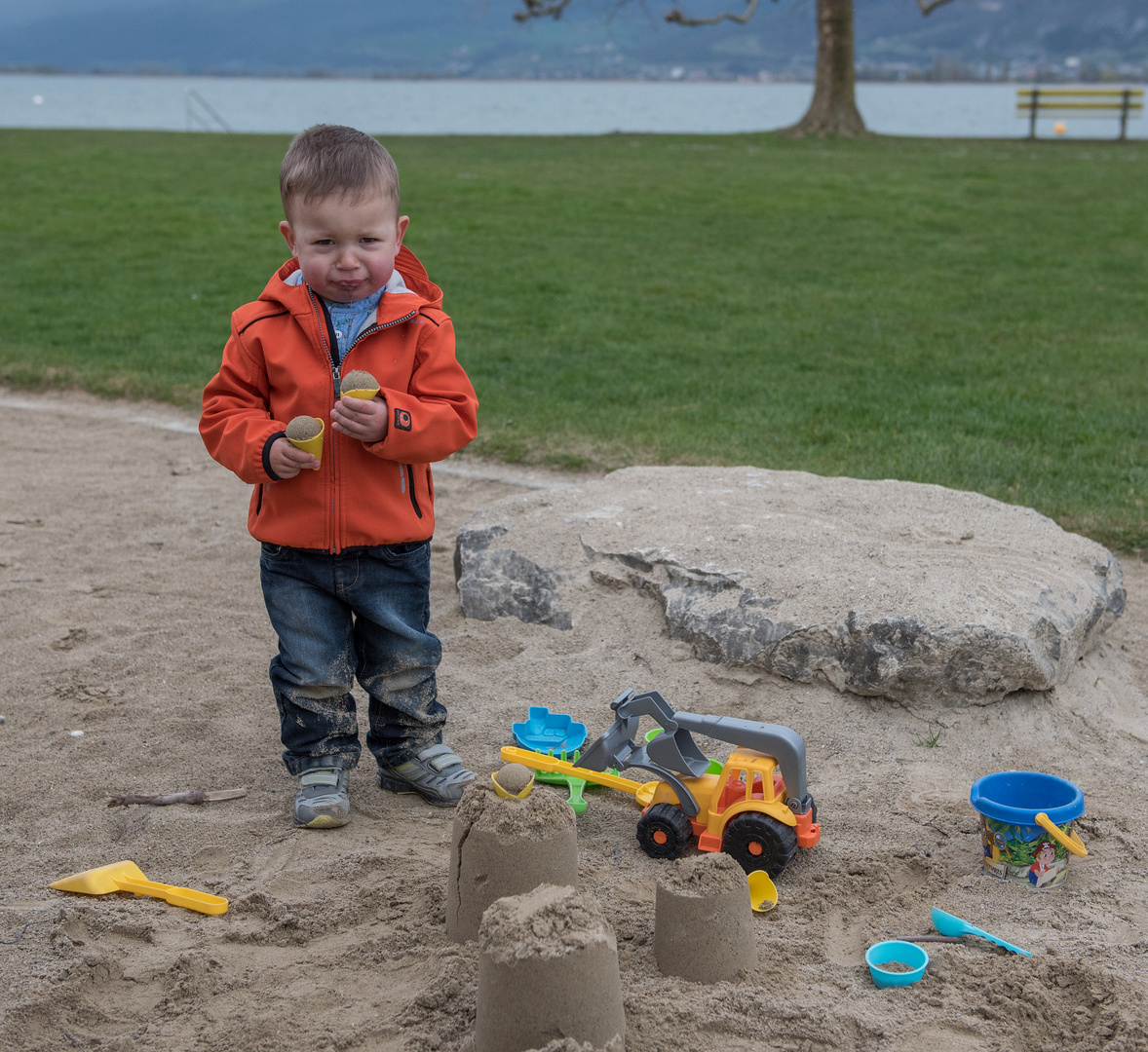 Das Eis "e der Sand" schmeckt definitiv nicht