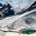 Das Eisloch und der Wanderer.