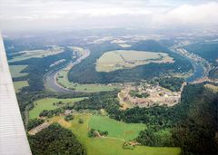 Das Elbe- Knie mit Festung Königstein