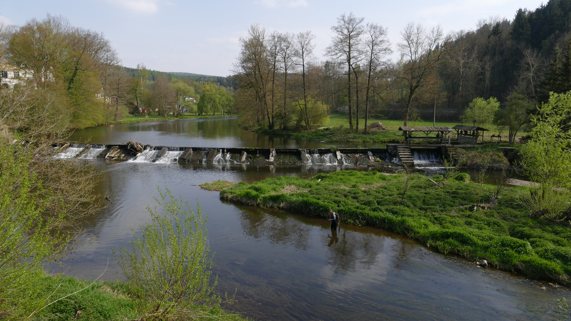 Das Elstertal mit Stauwehr bei Neumühle