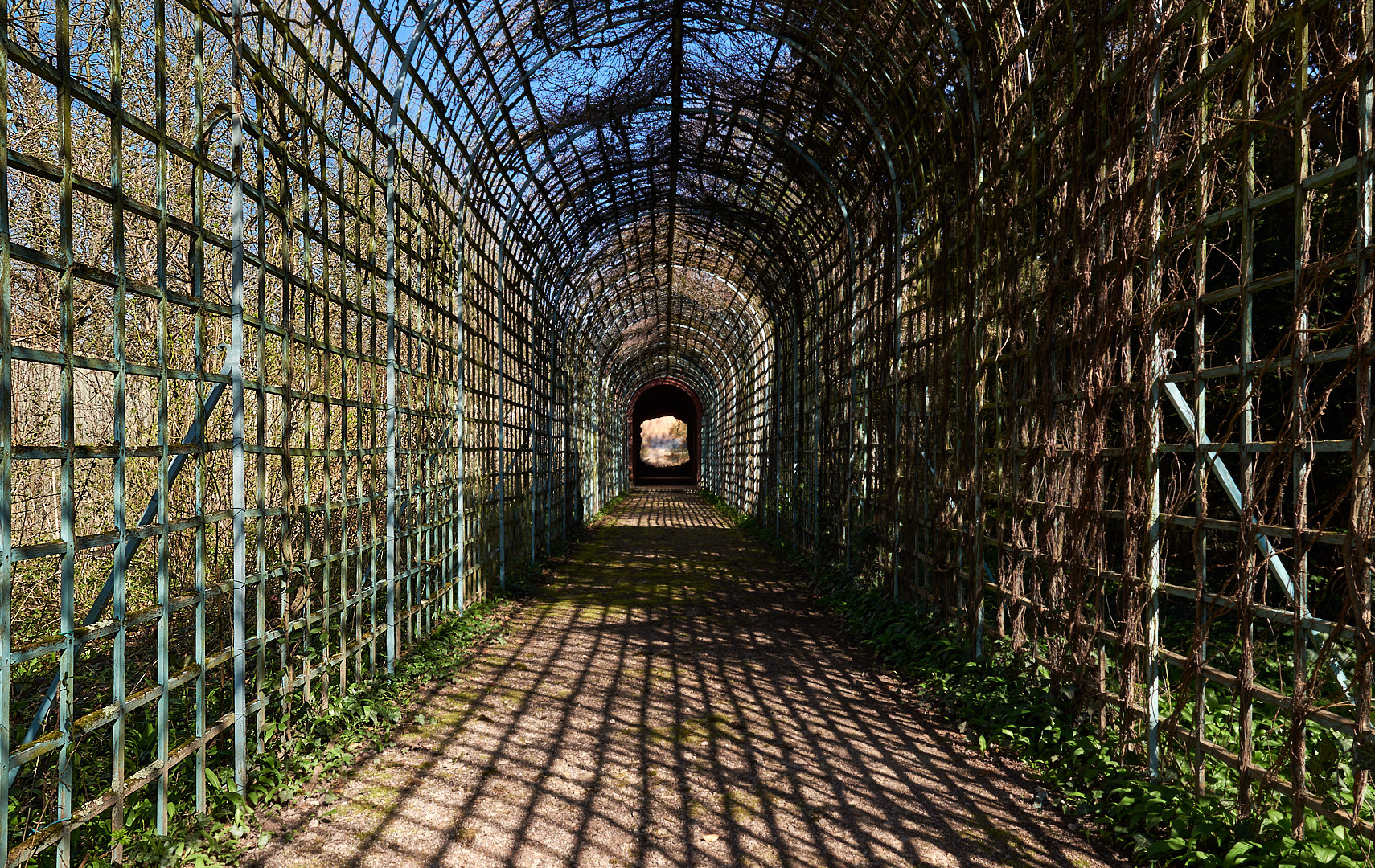  DAS „ENDE DER WELT“  ... oder: Licht am Ende des Tunnels..WUNDERBARE SINNESTÄUSCHUNG