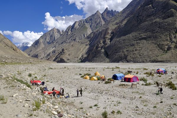 Das erste Camp Jhola