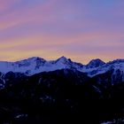 Das erste Morgenrot über Fiss (Panorama)