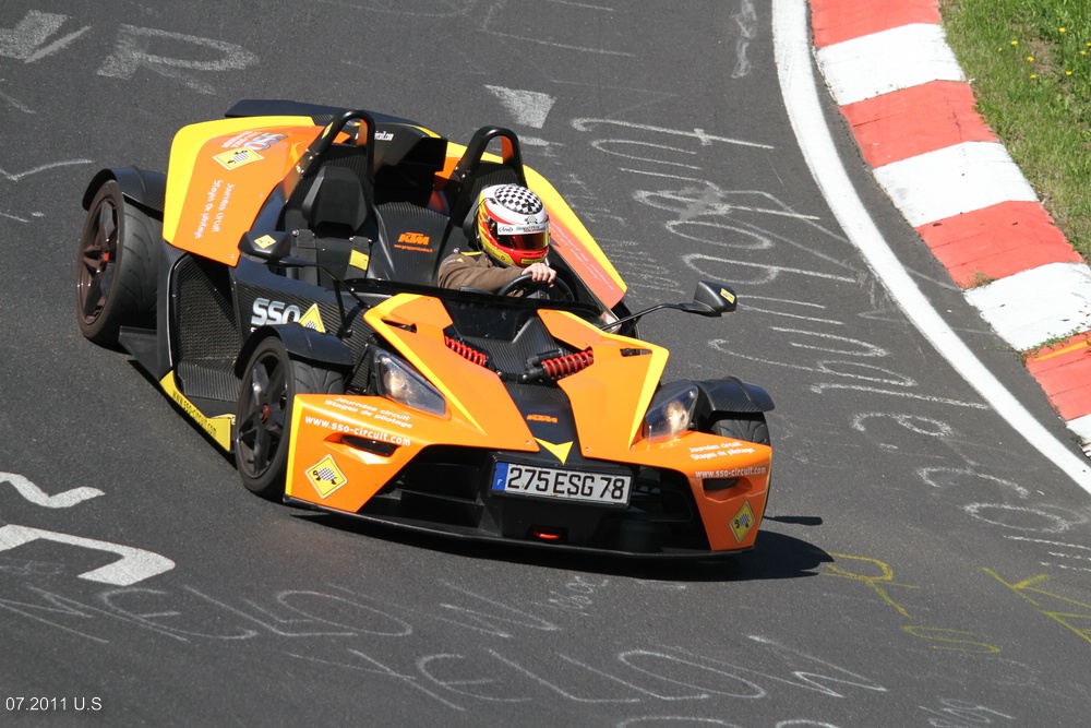 Das Extreme Gefährt, bei der Anfahrt auf Breitscheid ( Nürburgring)