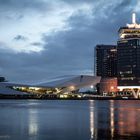 Das EYE Filmmuseum und das Sir Adam Hotel (Amsterdam)