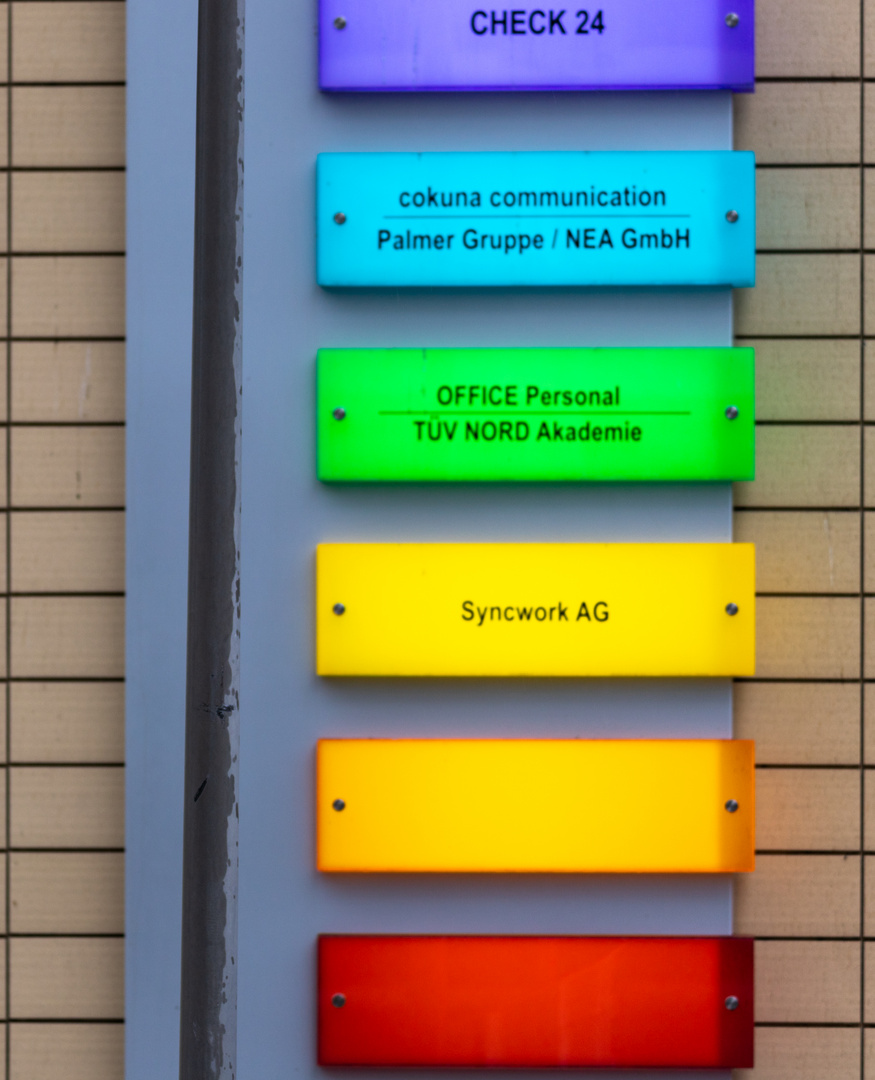 Das Farbenhaus Foto & Bild | formen, farben, schilder Bilder auf