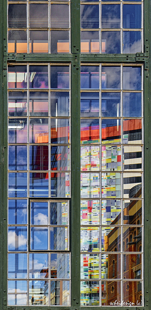 "Das Fenster des Medienhafens Düsseldorf"