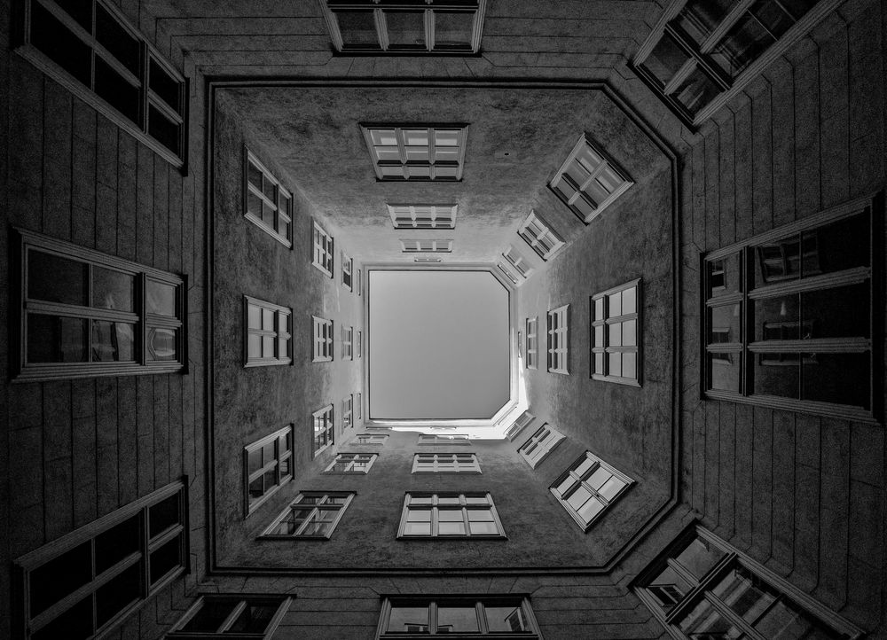 Das Fenster zum Hof. Foto & Bild fotos, outdoor, architektur Bilder auf