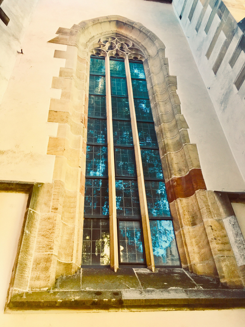 Das Fenster zur Kirche