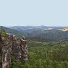 Das Fenster zwischen den Felsen bei den Affensteinen in der Sächsischen Schweiz 