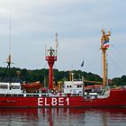 Das Feuerschiff ELBE 1 vor und hinter der Schleuse Kiel Holtenau