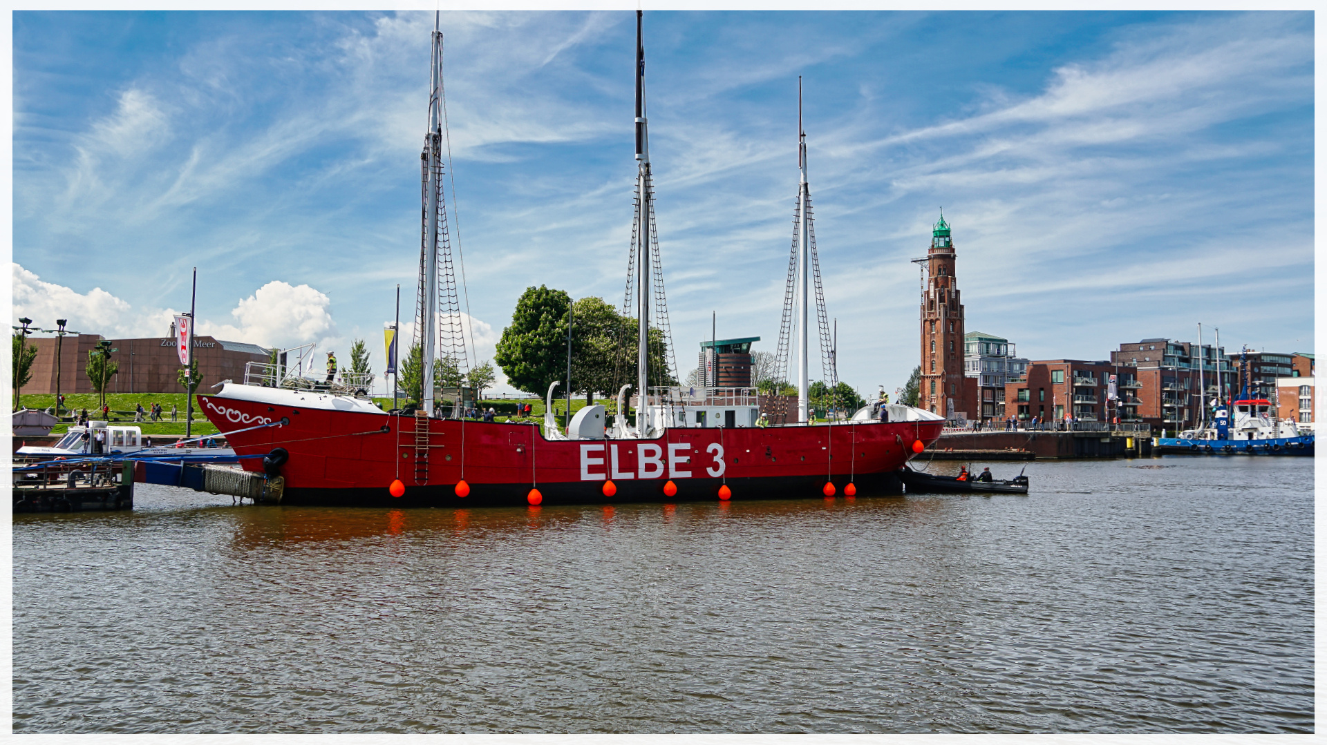 das Feuerschiff "Elbe 3" nach Restaurierung im Neuen Hafen