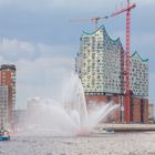 das Feuerschiff putzt die Elbphilharmonie :-)