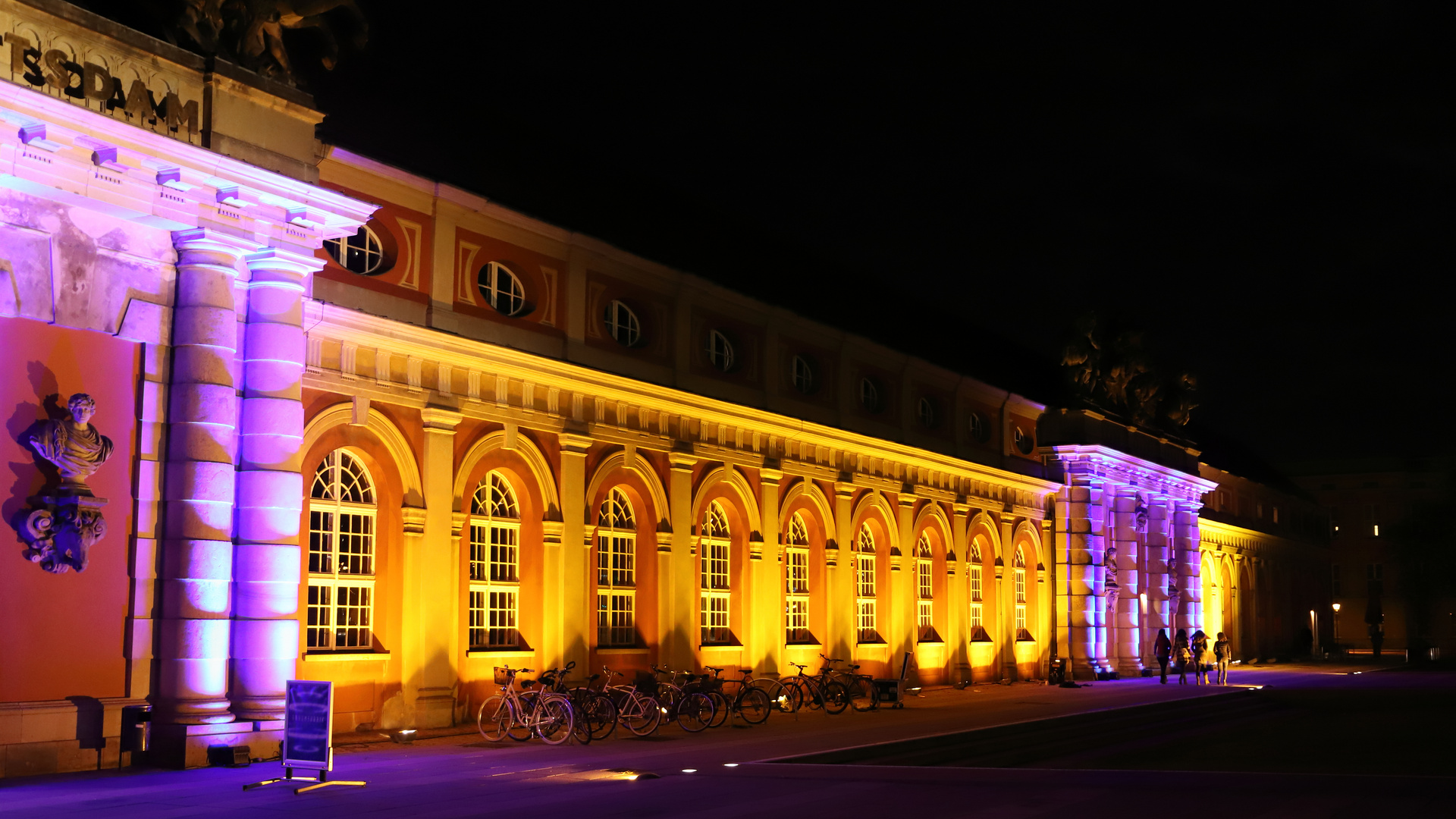 Das Filmuseum in Potsdam während....