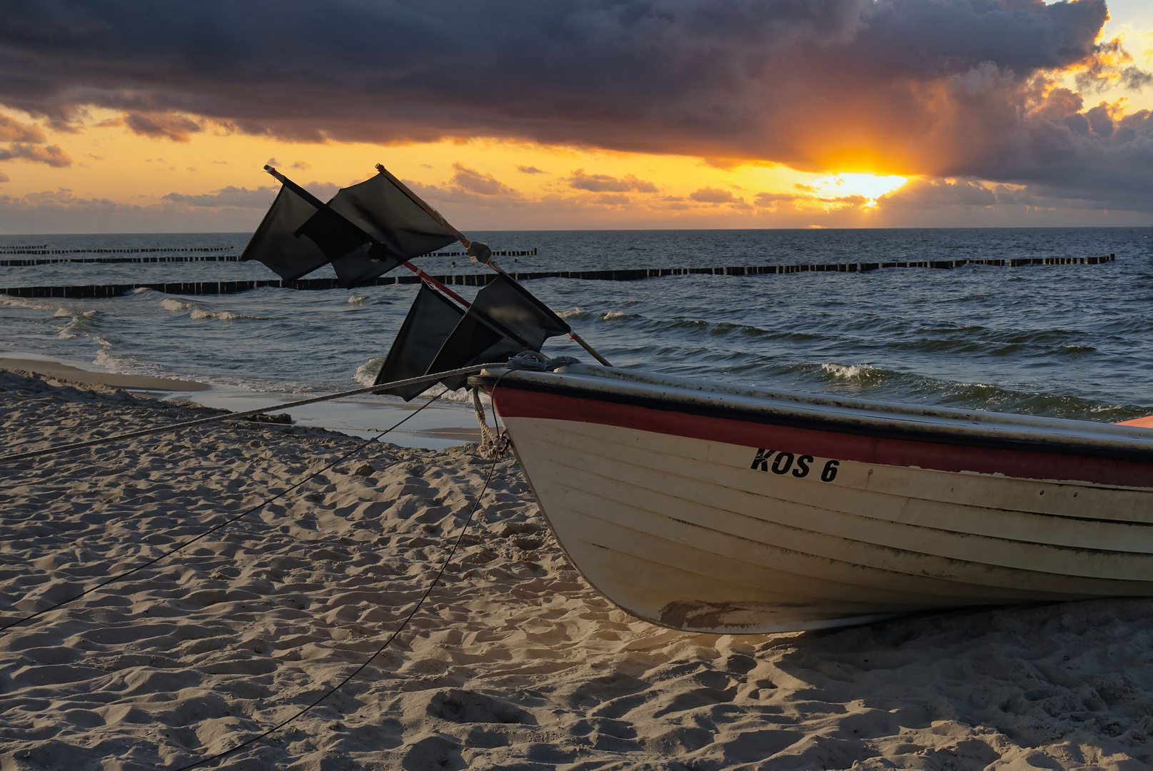 Das Fischerboot im Sonnenaufgang