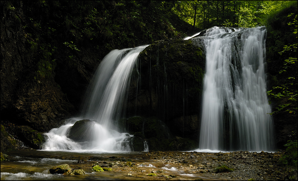 Das Flusstal der Wasserfälle