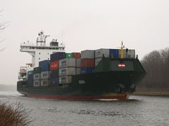 Das Frachtschiff IDUNA auf dem Nord-Ostsee-Kanal