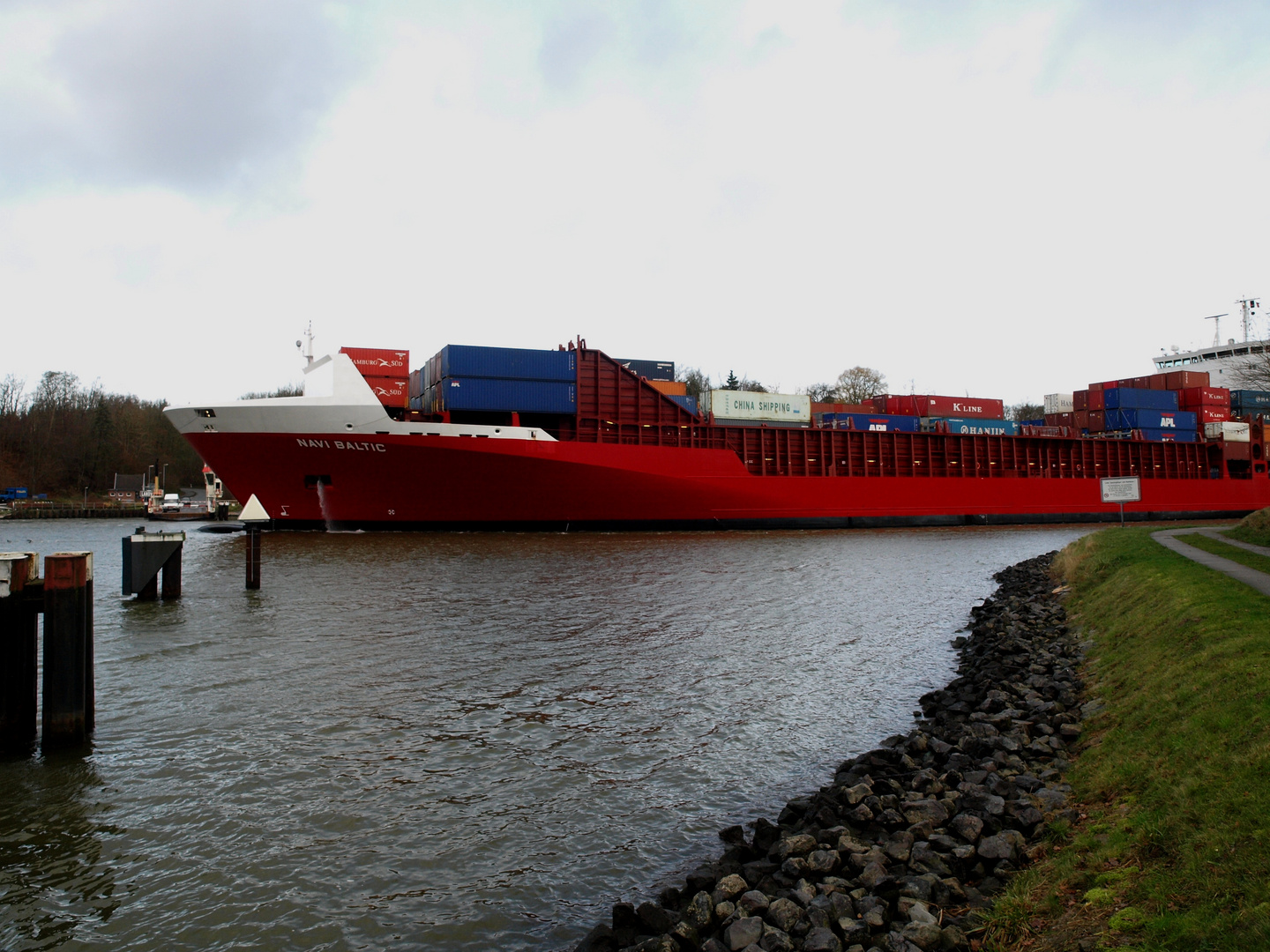 Das Frachtschiff NAVI BALTIC auf dem Nord-Ostsee-Kanal