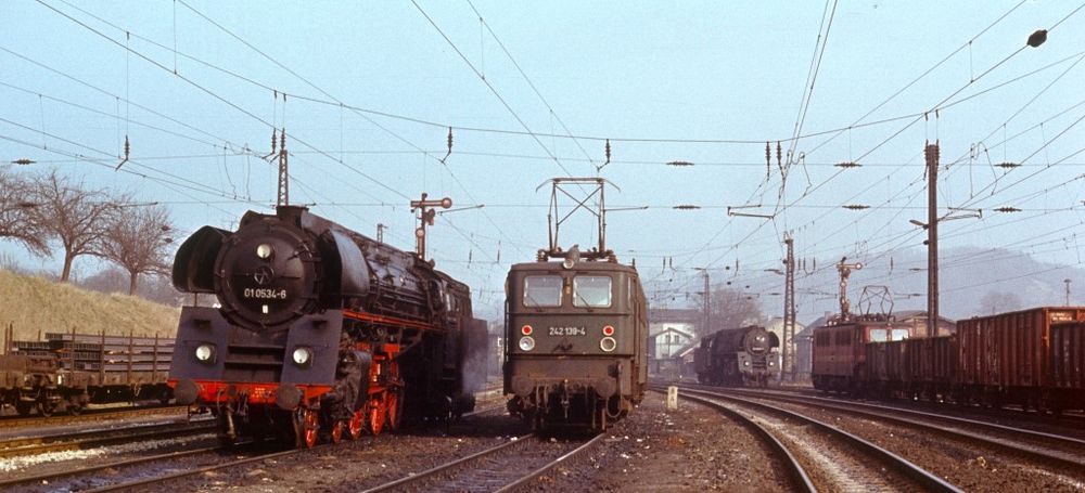  Das Freitagsfoto !  Vor 44 Jahren in Camburg Umspannbahnhof