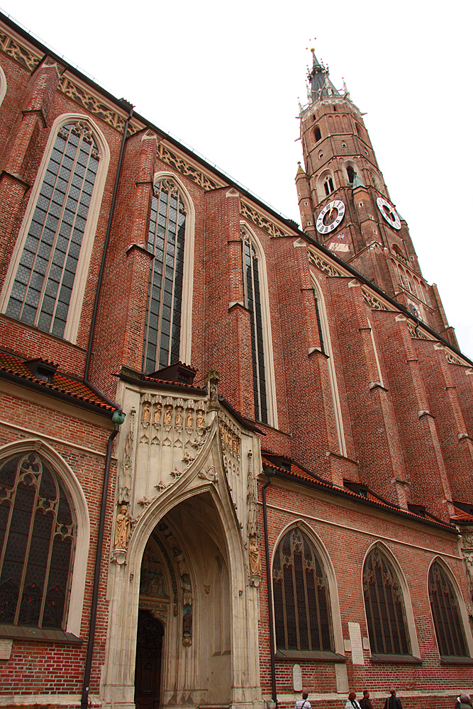 Das Fundament hatte nachgegeben