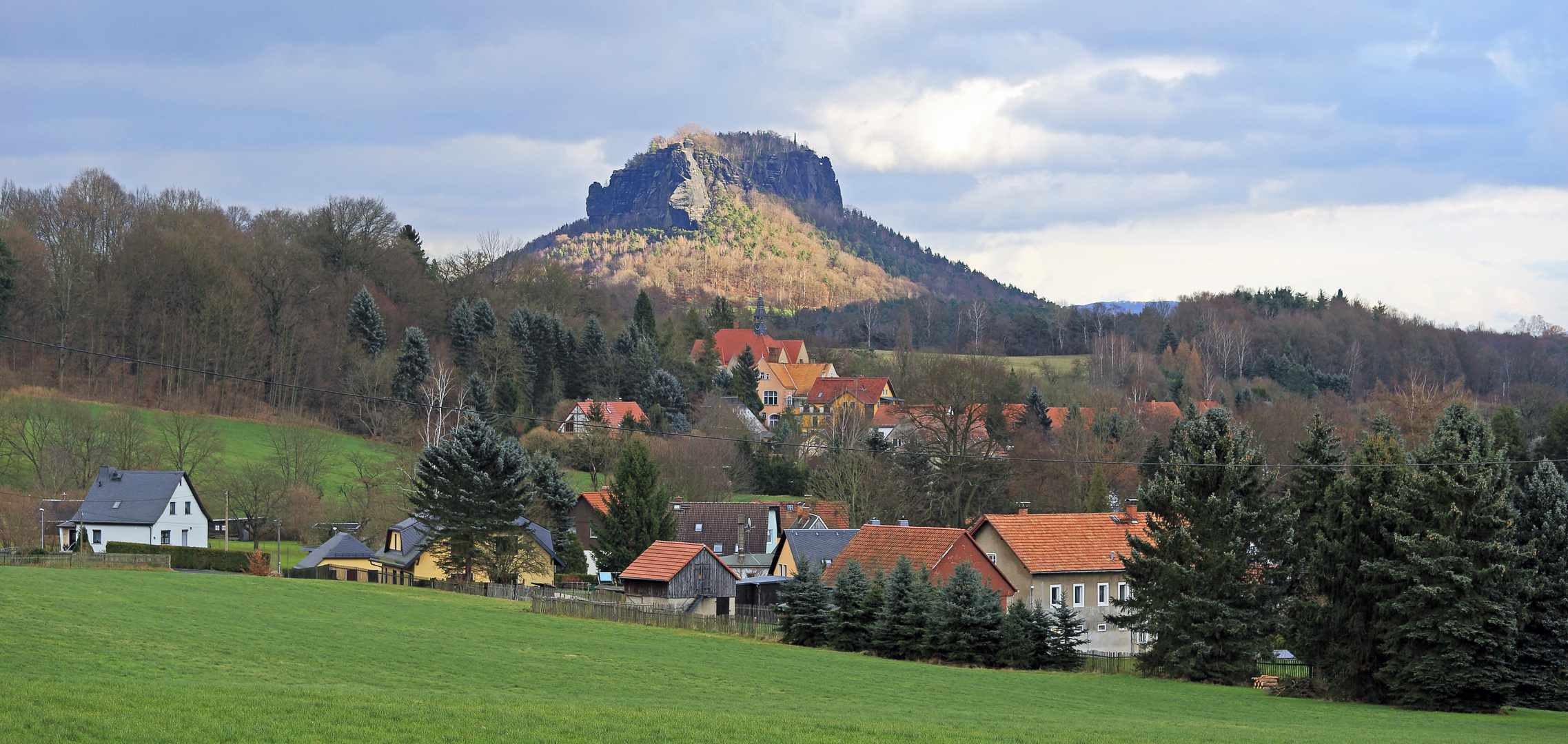 Das ganz besondere Licht gestern Nachmittag auf dem Wahrzeichen der Sächsischen Schweiz...