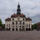 das ganze Rathaus