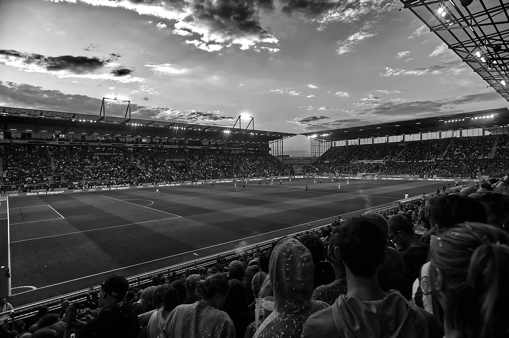 ....das ganze Stadion, das ganze Stadion...