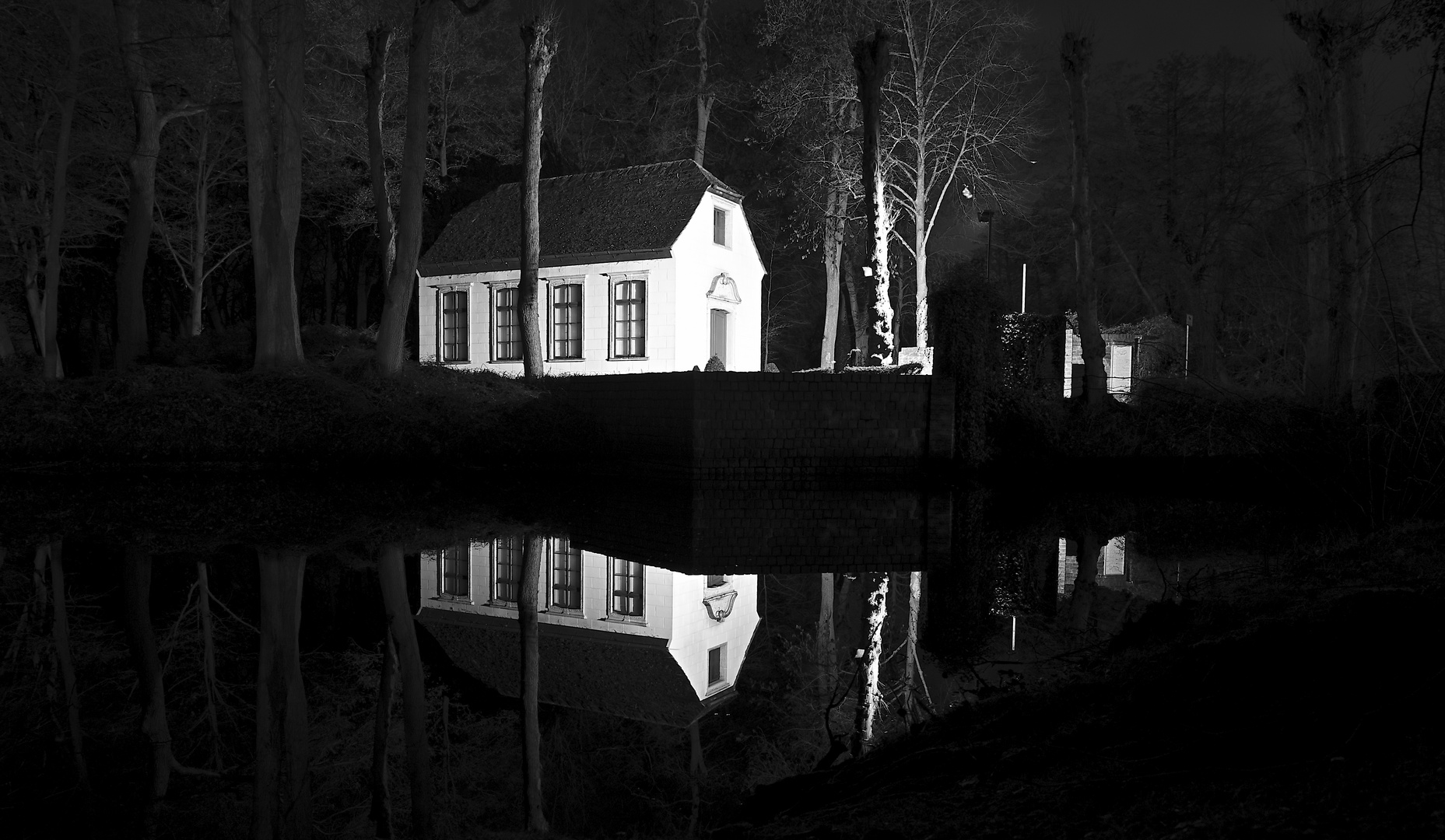 Das Gartenhaus bei Nacht