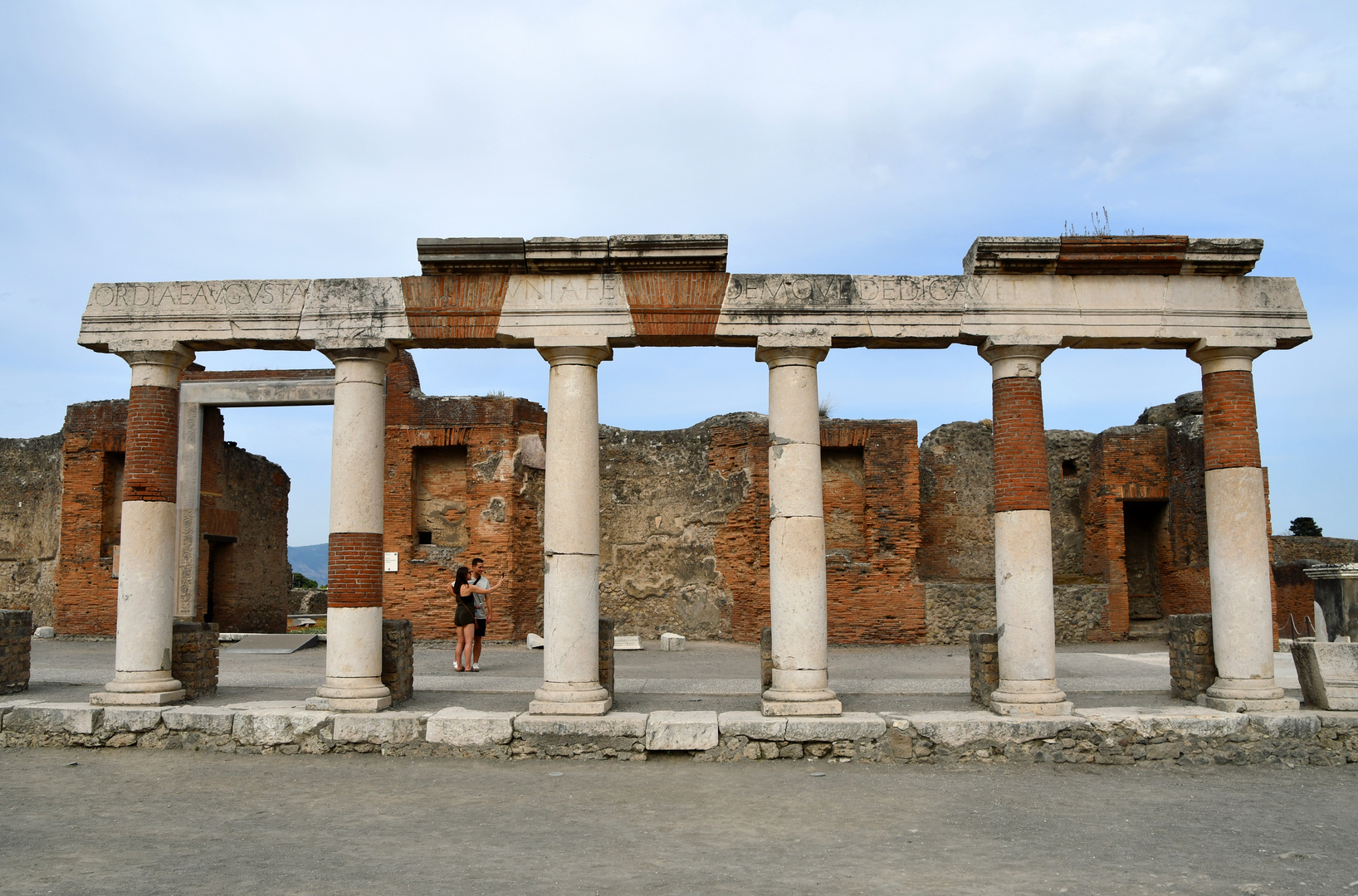 Das Gebäude der Eumachia in Pompeji