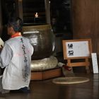 Das Gebet im Tempel, Japan