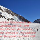 Das Geburtstagskind Maria Hermle vor dem Mönch auf dem Gletscher