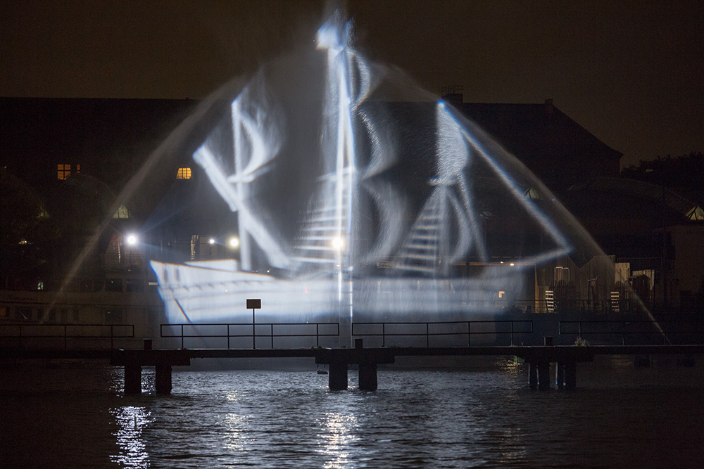 Das Geisterschiff ankert im Osthafen