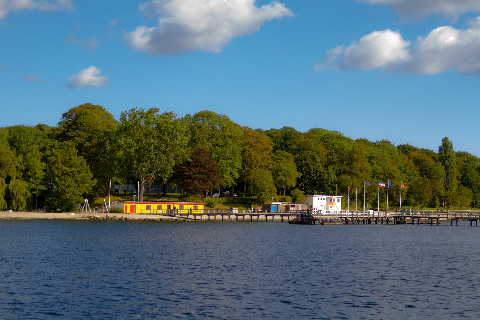 Das gelbe Haus am Ostseestrand