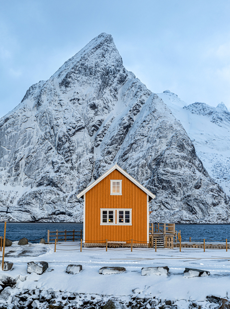 das gelbe Haus in Sakrisøy